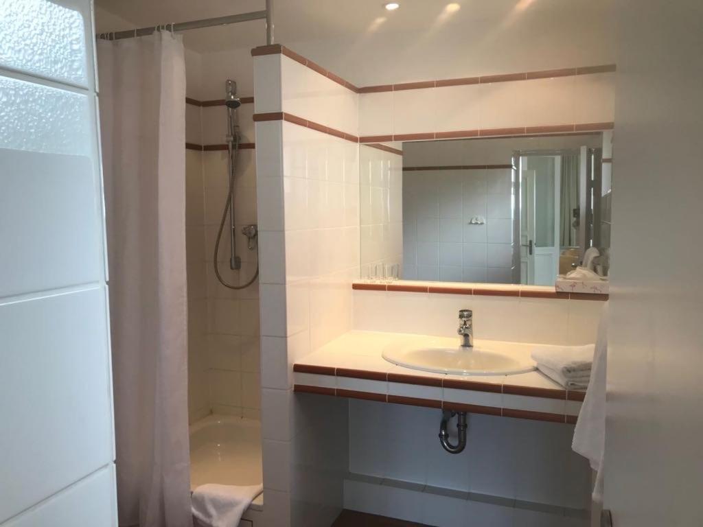 Kleines Strandhotel Найндорф Стая снимка